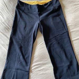 Navy blue Lululemon size 12 stretch Pilates pant